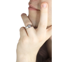 Anello solitario uomo in oro bianco 18k con diamante 0.40 ct 2
