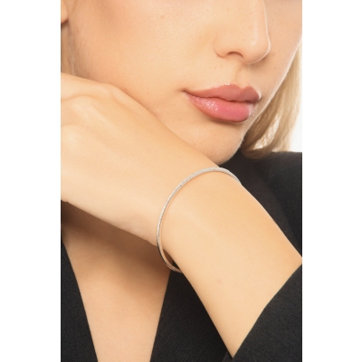 Bracciale semirigido in oro bianco 18k con diamanti, diametro 5,5 cm