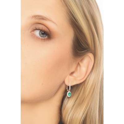 Hoops with emeralds and diamonds in 18k white gold 