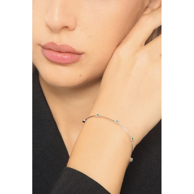 Alternate bracelet in 18k white gold with emeralds, 18 cm