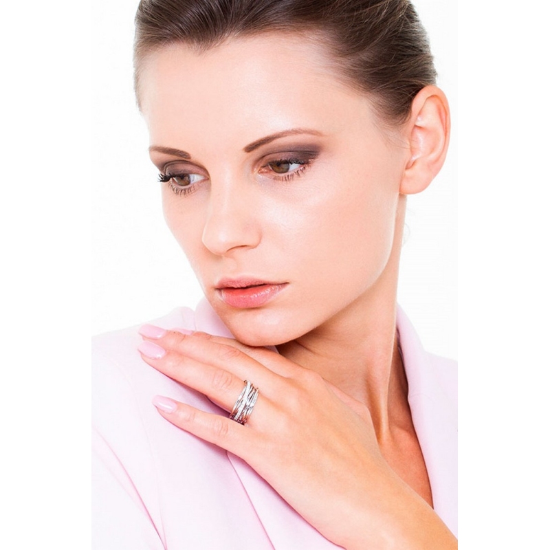 White gold 18k crossover ring with diamonds 