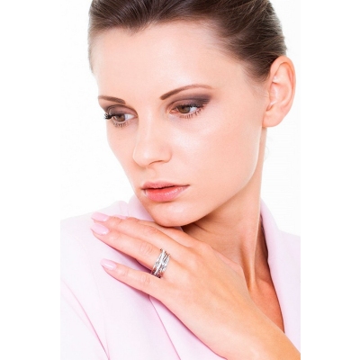 White gold 18k crossover ring with diamonds 