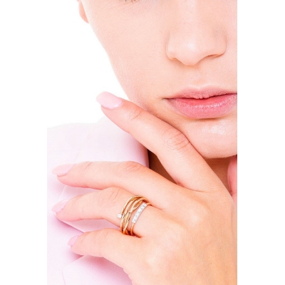 White and rosé gold 18k band ring with diamonds