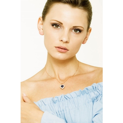 Necklace with pendant, central heart shaped sapphire and diamonds