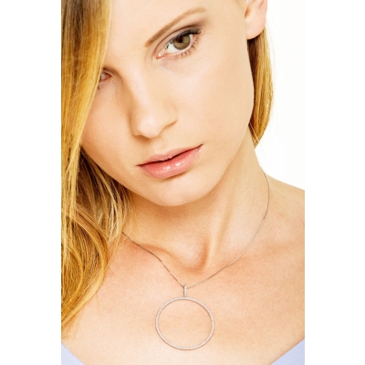 Big circle pendant with diamonds