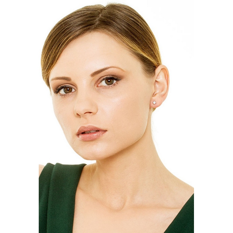 Orecchini in oro bianco 18k a 4 punte con diamanti, ct. 0,30