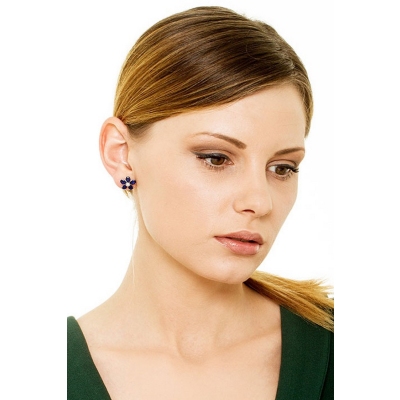 Flower earrings with blue sapphires and round cut diamonds