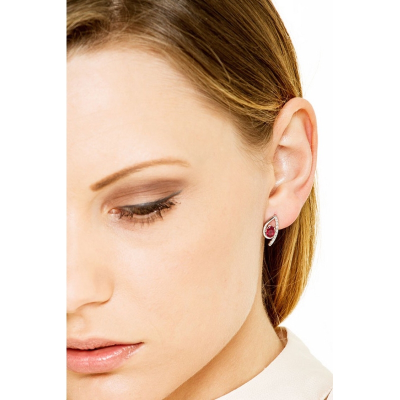 Fancy earrings in 18k white gold with round cut diamonds and rubies