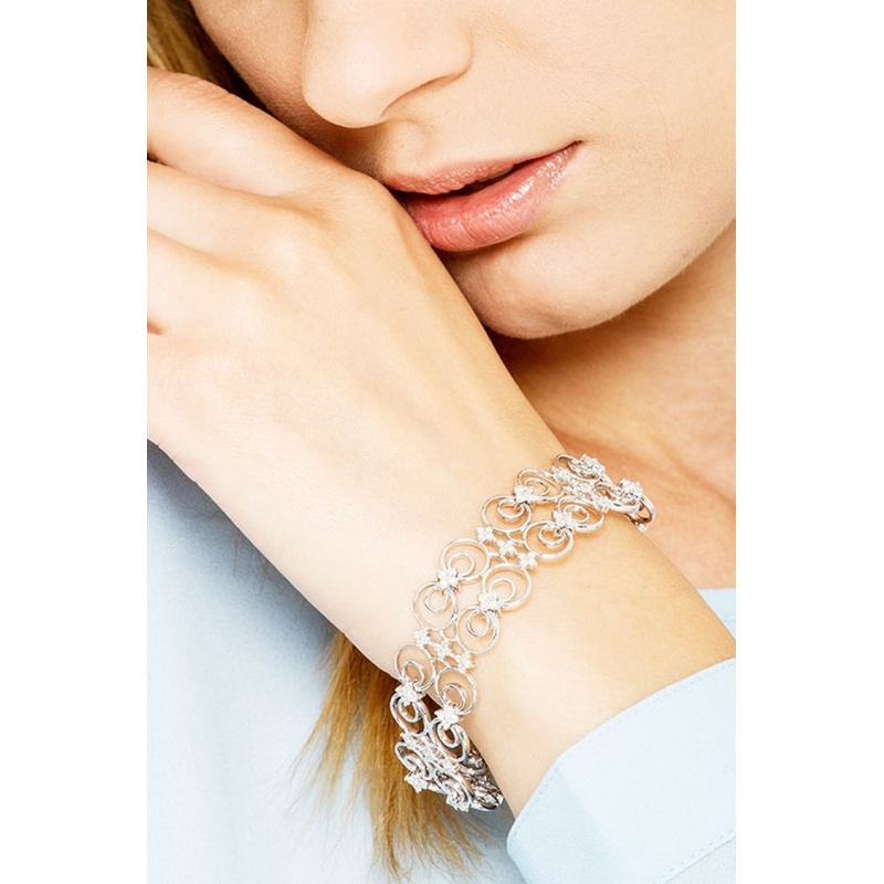 18k white gold fancy bracelet with diamonds 