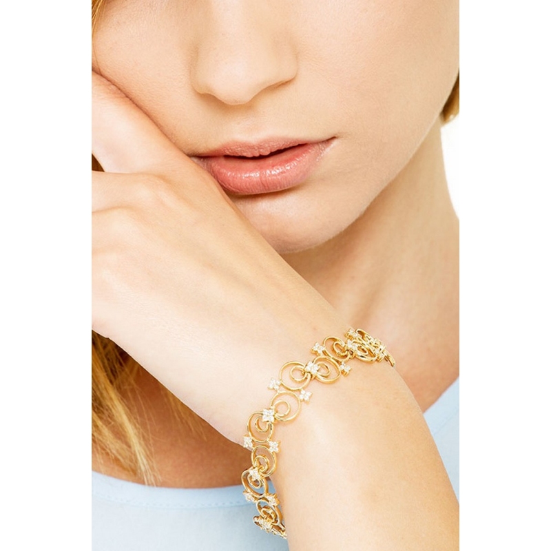 18k yellow gold fancy bracelet with diamonds