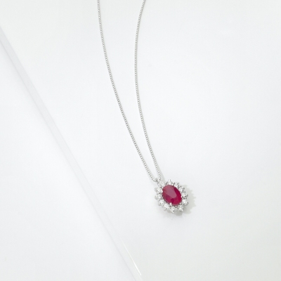 Collana oro bianco 18k con rubino e diamanti a contorno