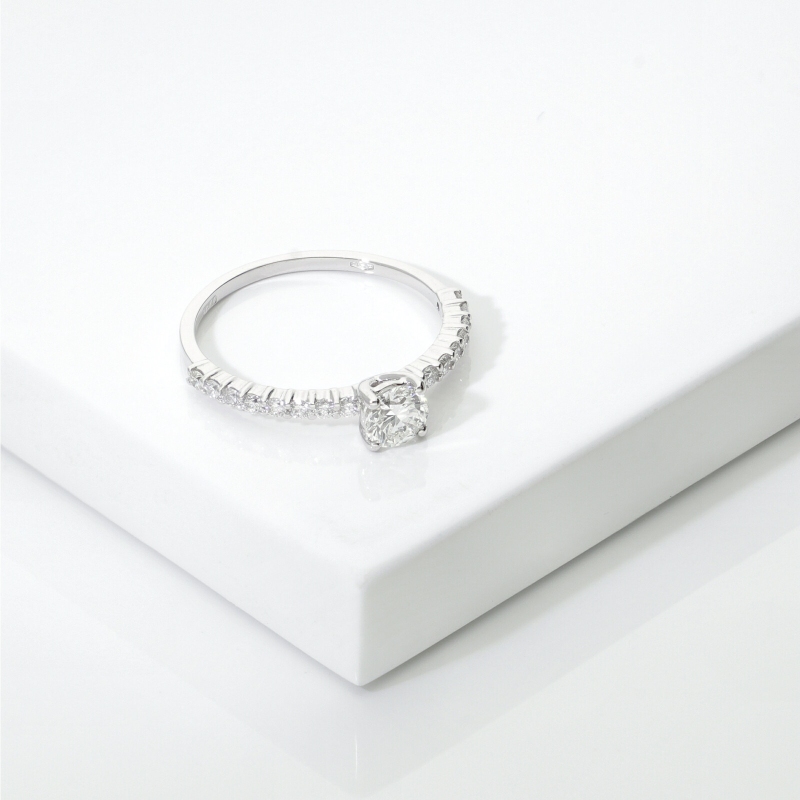 Anello solitario Magia in oro bianco 18k 0,40 ct