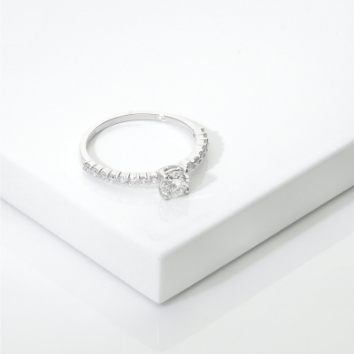 Anello solitario Magia in oro bianco 18k 0,40 ct