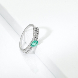 ANELLO CON BRILLANTI E SMERALDO GOCCIA MM6X4