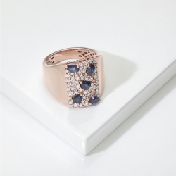 Anello a fascia in oro rosa 18k con zaffiri a goccia e diamanti