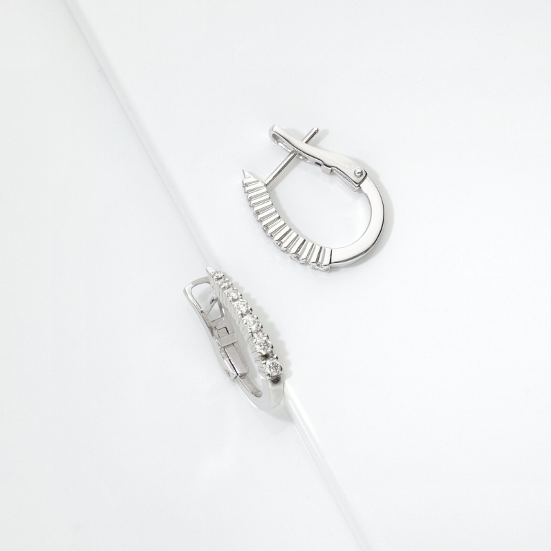 Orecchini ovali oro bianco 18k con diamanti