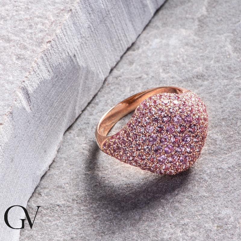 Rosé gold 18k ring with pink sapphires pavé