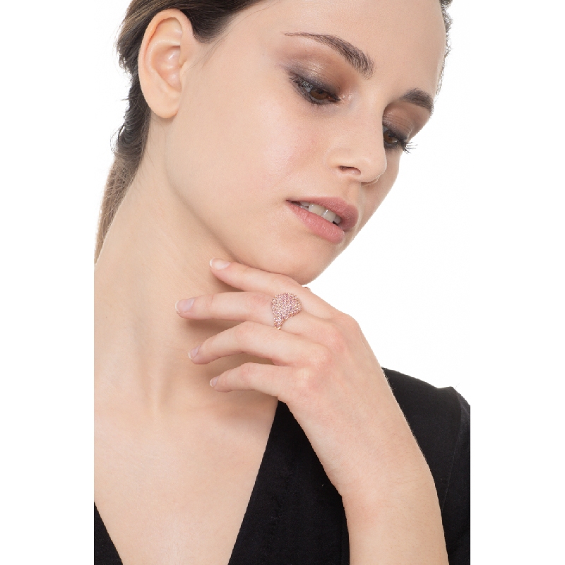 Rosé gold 18k ring with pink sapphires pavé