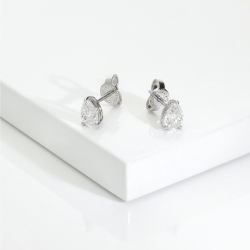 Orecchini punto luce goccia oro bianco 18k con diamante GIA