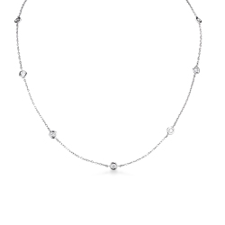 Long necklace with round cut diamonds in 18k white gold, 40 cm
