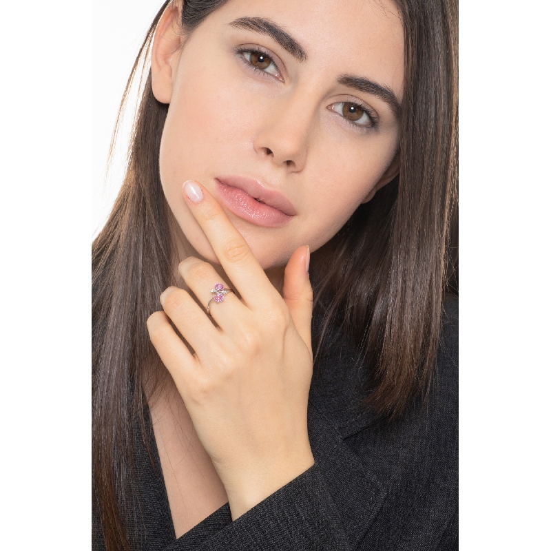 18K white gold with diamonds and pink sapphires 