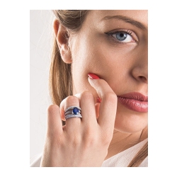 White gold 18k ring with diamonds and a central blue sapphire oval cut  2