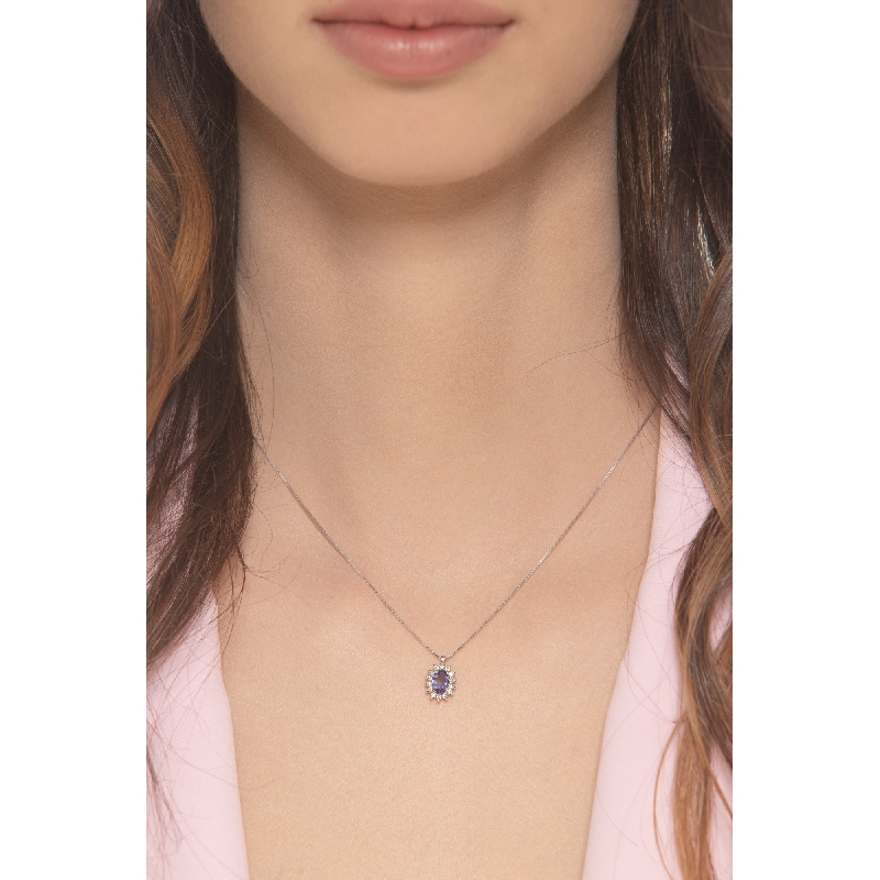 Necklace in white gold 18k with diamonds and tanzanite oval cut