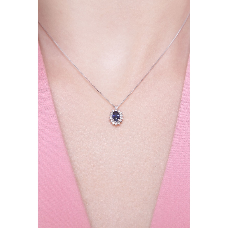 Necklace with sapphire and diamond pendant in 18k white gold