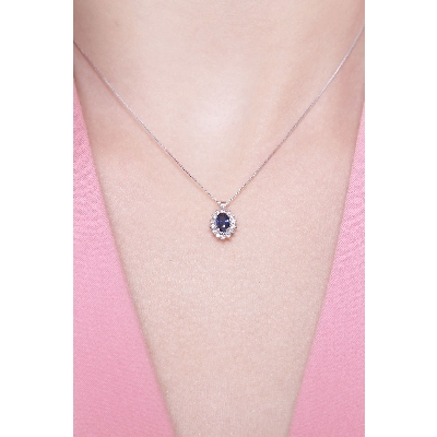 Necklace with sapphire and diamond pendant in 18k white gold