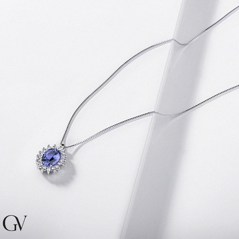 Necklace in white gold 18k with tanzanite and diamonds