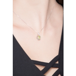 White gold 18k pendant with diamonds and peridot 2