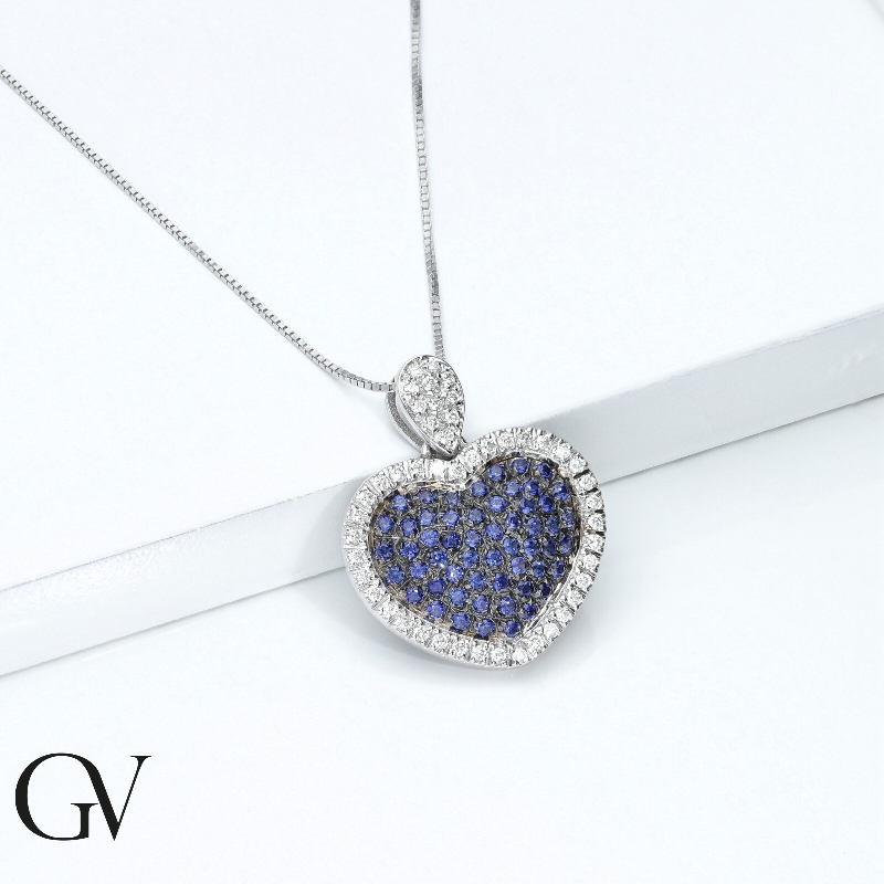 Little heart pendant with blue sapphires and diamonds