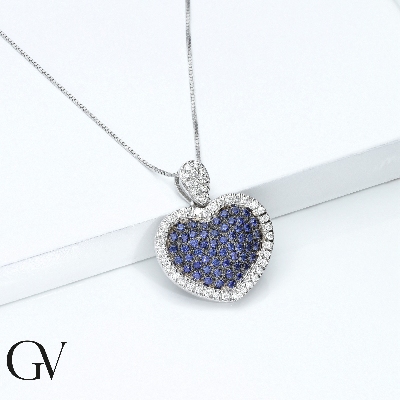 Little heart pendant with blue sapphires and diamonds