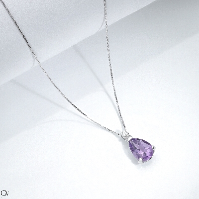 18k white gold necklace with amethyst and diamond