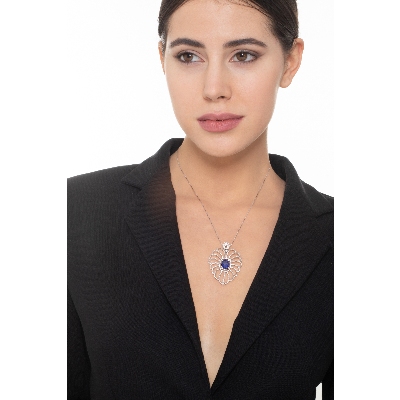 White gold 18k necklace with blue sapphire and diamonds