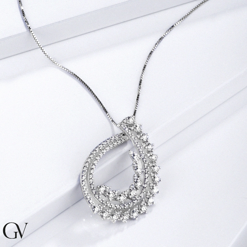 18k white gold necklace with pendand pear shape in diamonds 