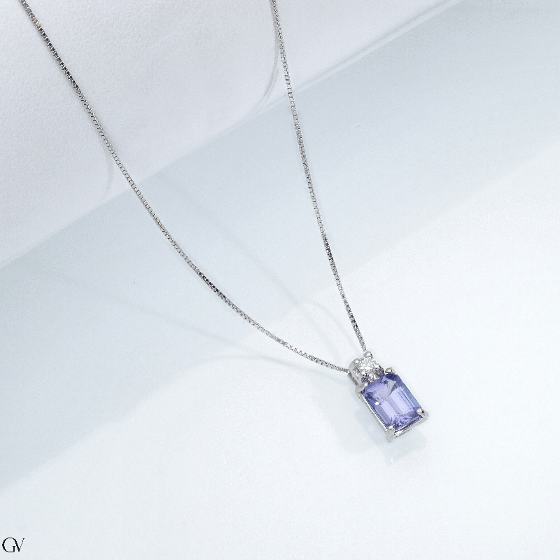 18k white gold pendant with tanzanite and diamonds 