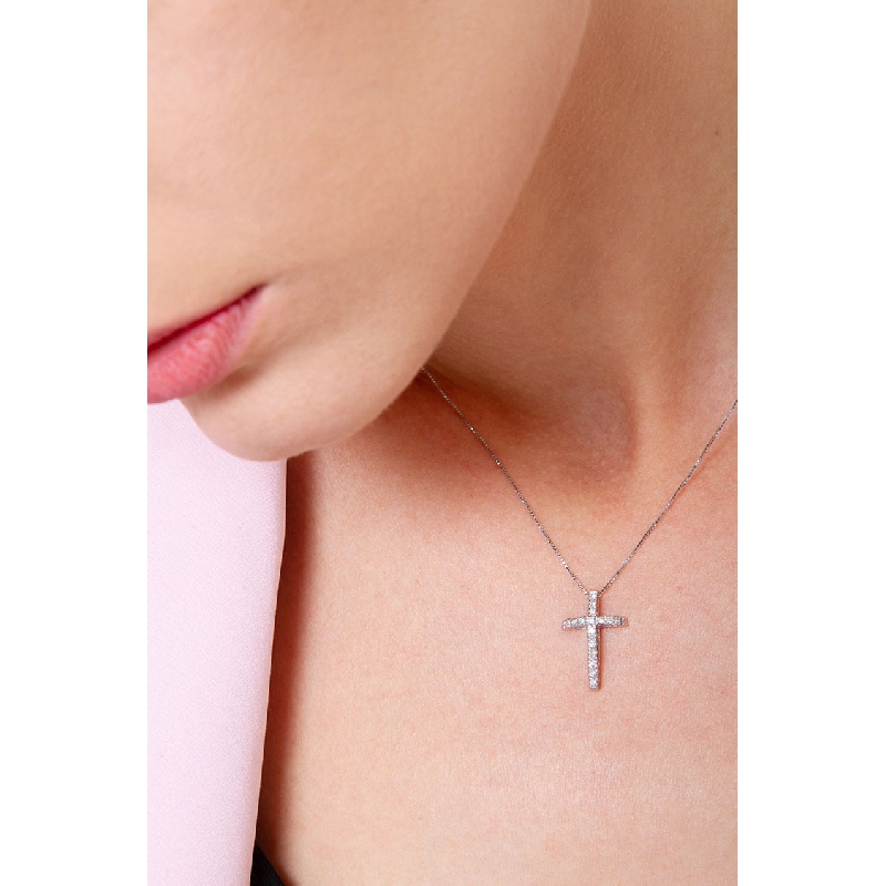 Cross pendant in 18k white gold