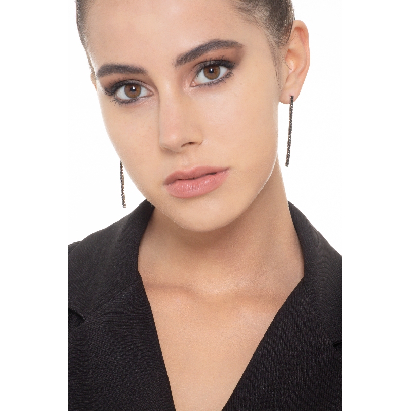 Orecchini tennis lineari in oro bianco 18k con diamanti neri