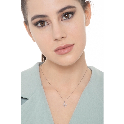 Collana lettera M in oro bianco 18k con diamanti, cm 0,80