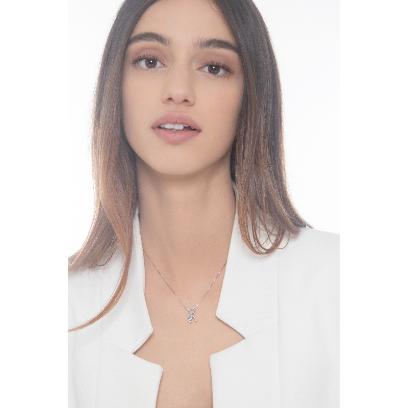 18k white gold necklace with twisted pendant with diamonds