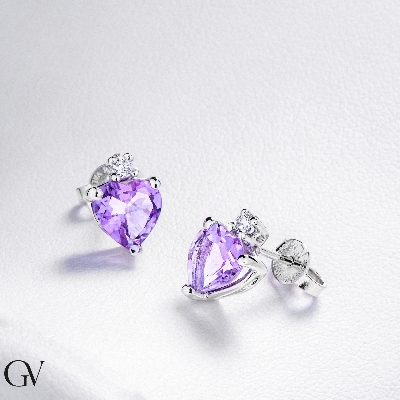 18k white gold earrings with heart cut amethysts and round cut diamonds