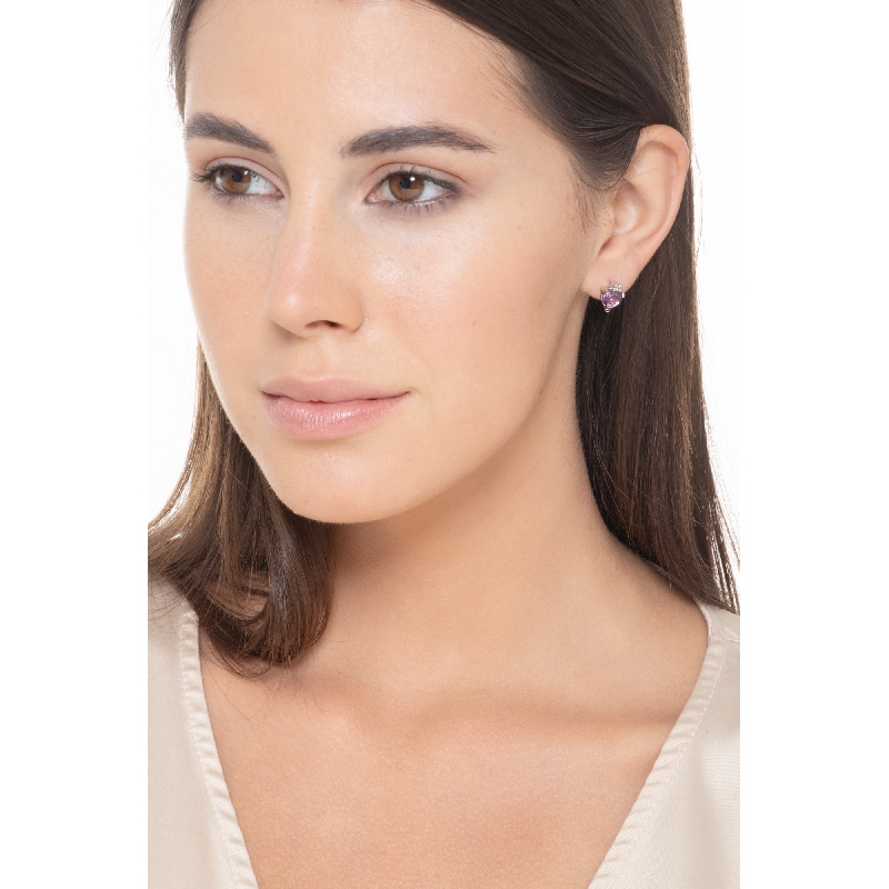 18k white gold earrings with heart cut amethysts and round cut diamonds