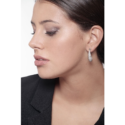 Fancy clip earrings in 18k white gold and diamonds