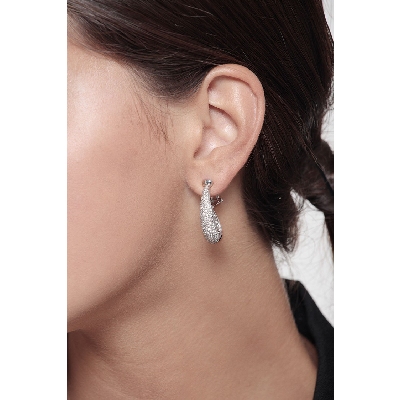 Fancy clip earrings in 18k white gold and diamonds