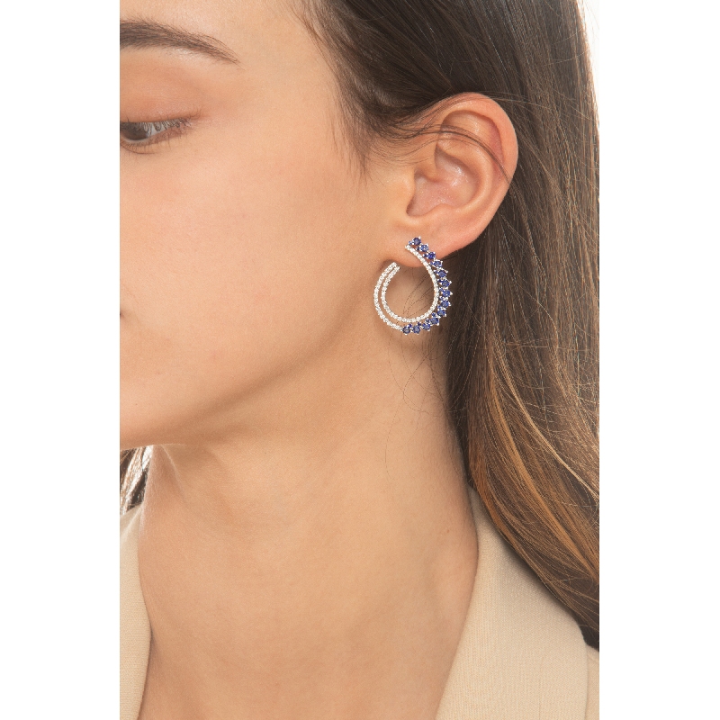 Earrings in white gold 18k with blue sapphires and diamonds