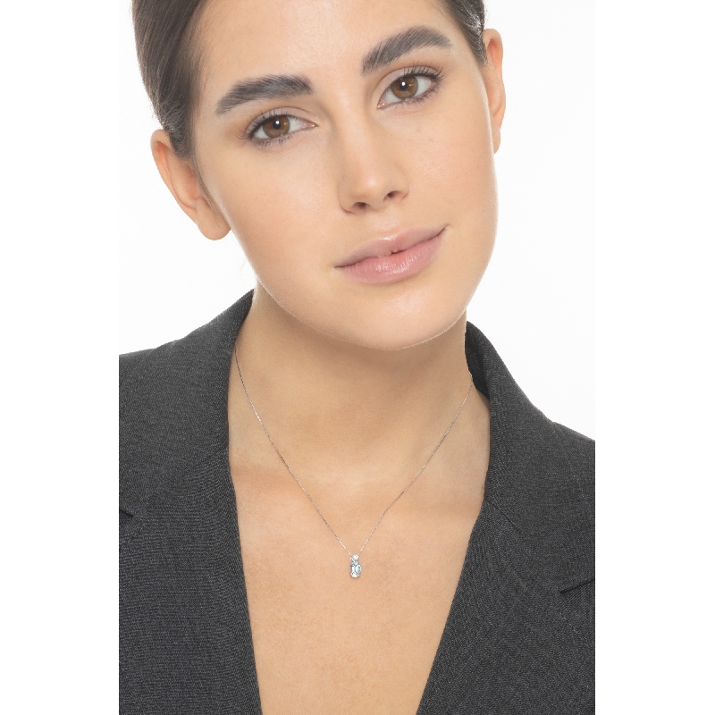 Solitaire aquamarine pendant with diamond