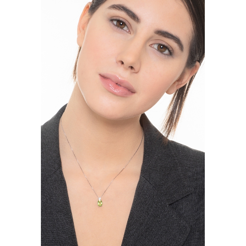 Peridot pendant with diamond