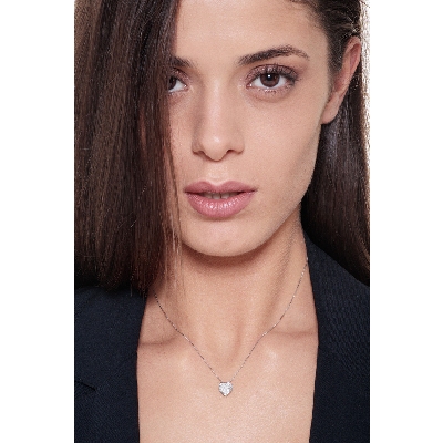 Collana in oro bianco 18k con piccolo cuore in diamanti