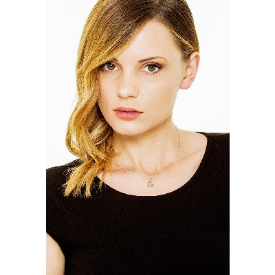 Collana in oro bianco 18k con pendente cuore e diamante.